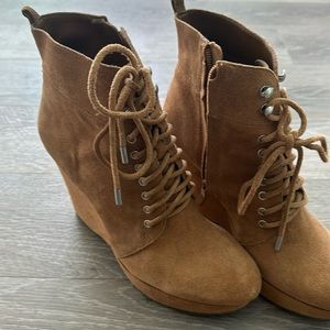 BCBGeneration tans suede wedge booty